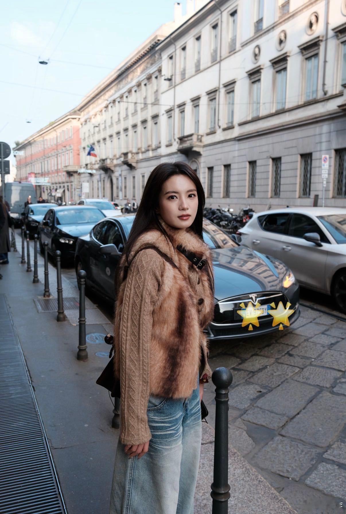 偶遇张雅钦拍了照还拥了抱本来只是随手街拍，结果意外偶遇张雅钦，亲切又没架子，拍