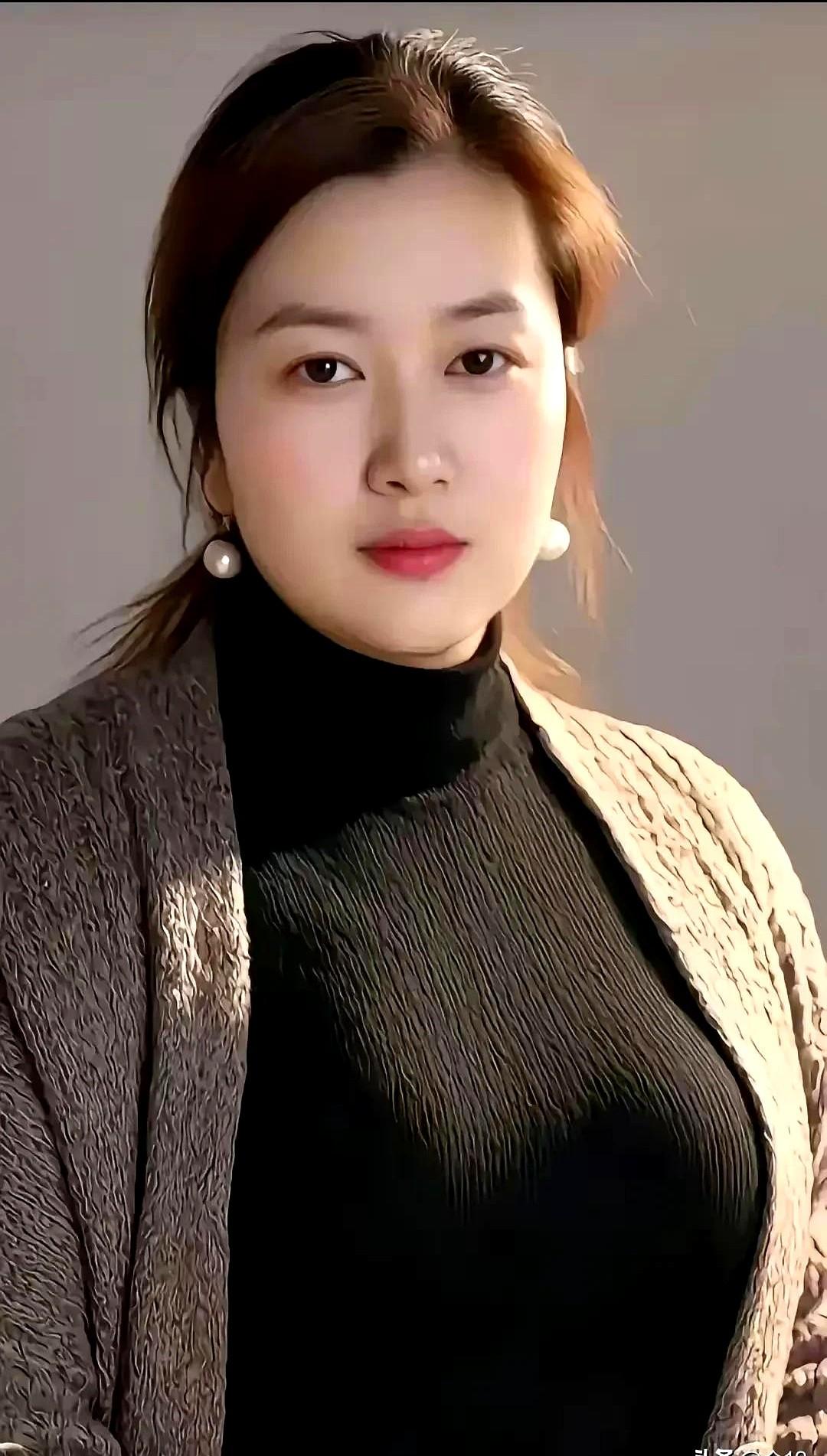 我敢打赌，这个长相如果要是生在清朝，不是皇贵妃，那也是太子妃…你别说，现在农