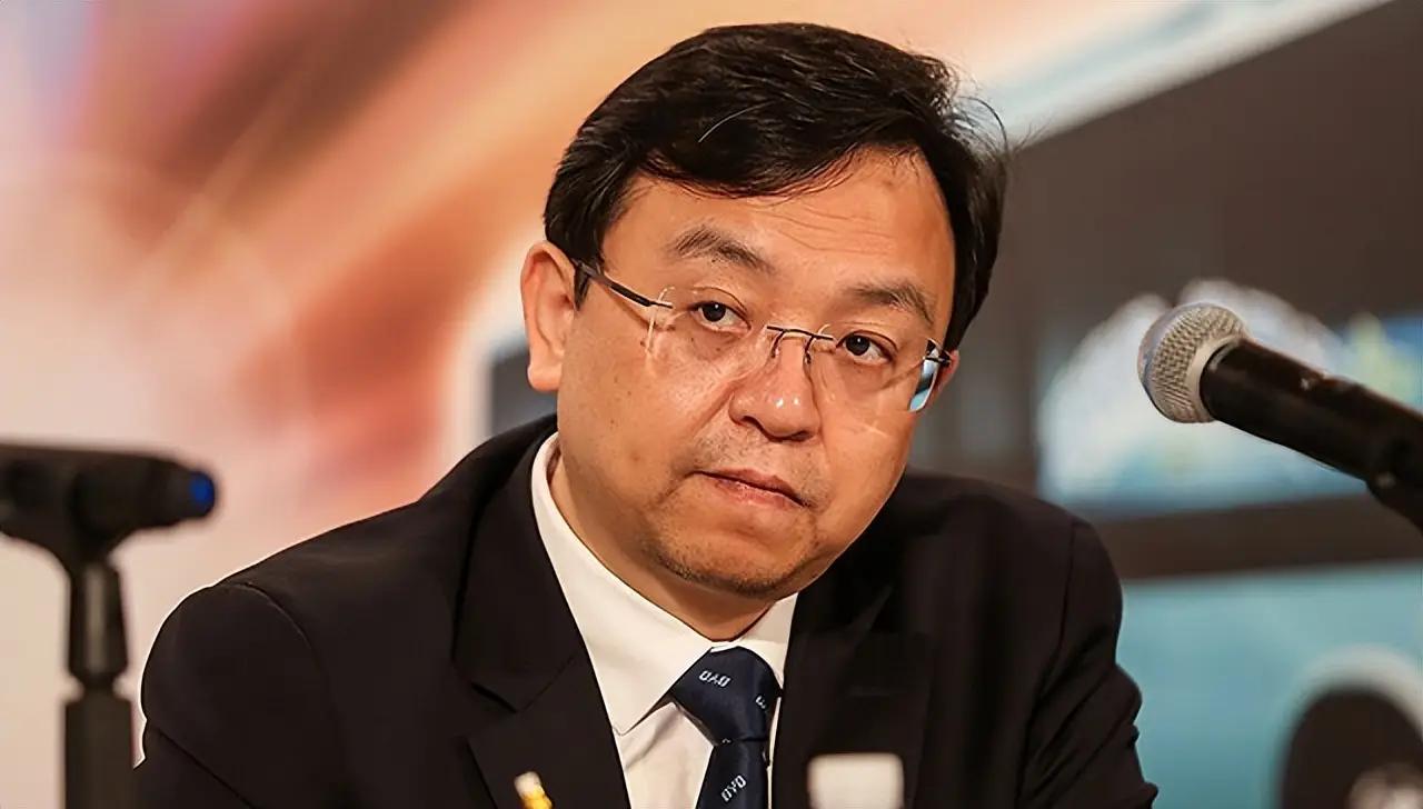 好家伙,这真是伤害性不大,侮辱性极强!比亚迪,上半年卖了214.6万辆,净利润