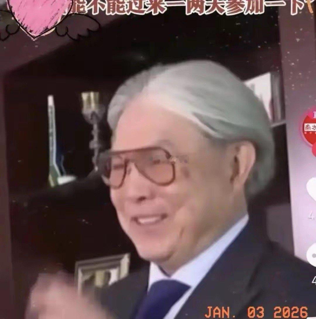 凌晨五点，霍家孩子被拖去跑步香港半山，天还没亮，7岁的霍中曦已经穿好运动鞋。管家