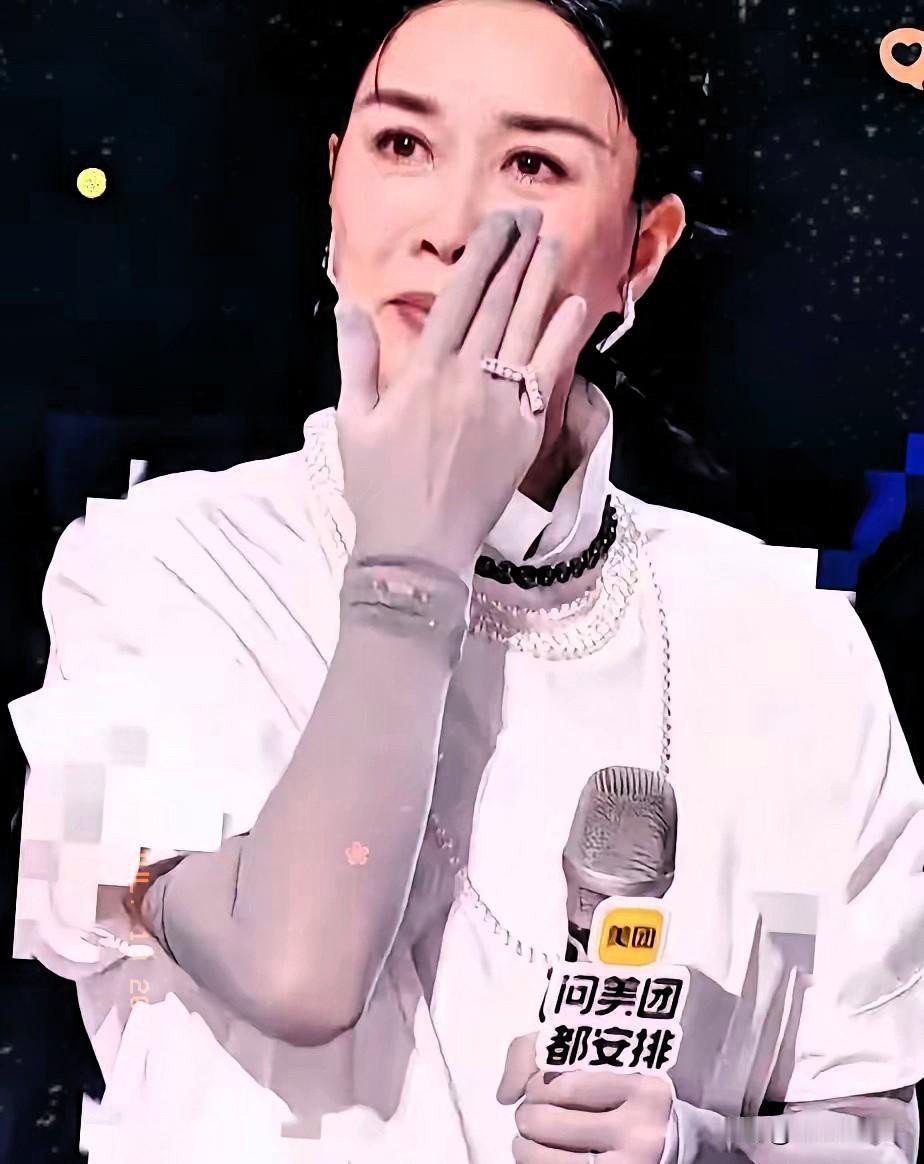 那英再次轰动娱乐圈，这次不是因为感情生活，而是因为58岁的那英，官宣了要开巡回
