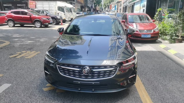 别克君威能不能买油耗高不高跑了近8000公里决定过来发帖心本人25岁，1.5T