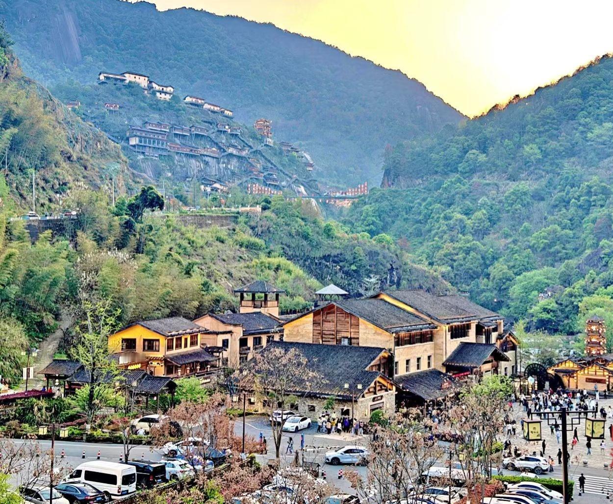 不和烂人计较，不和破事纠缠人这一辈子，活的就是个心情舒畅，没必要把时间和精