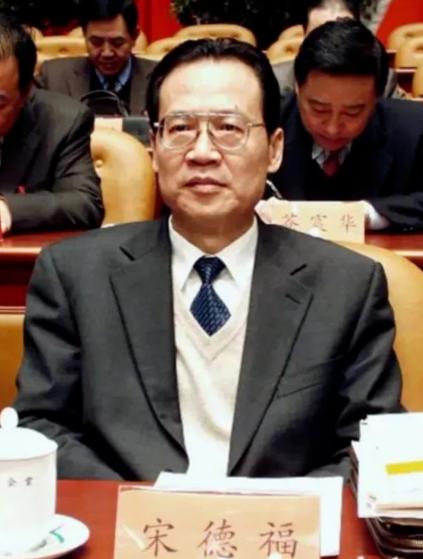 1999年厦门远华案爆发后，福建政治生态面临严峻考验，2000年底，中央一纸调令