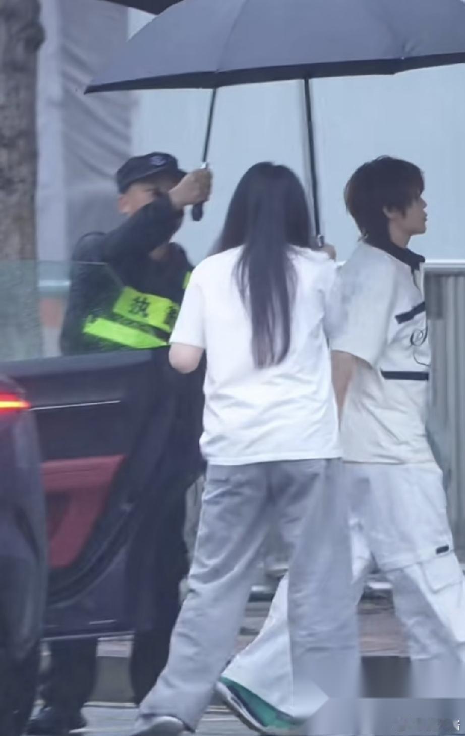 李小冉和王濛是真的合拍啊！两个人都在节目上强调，做人应该真诚。可惜却遇到了不