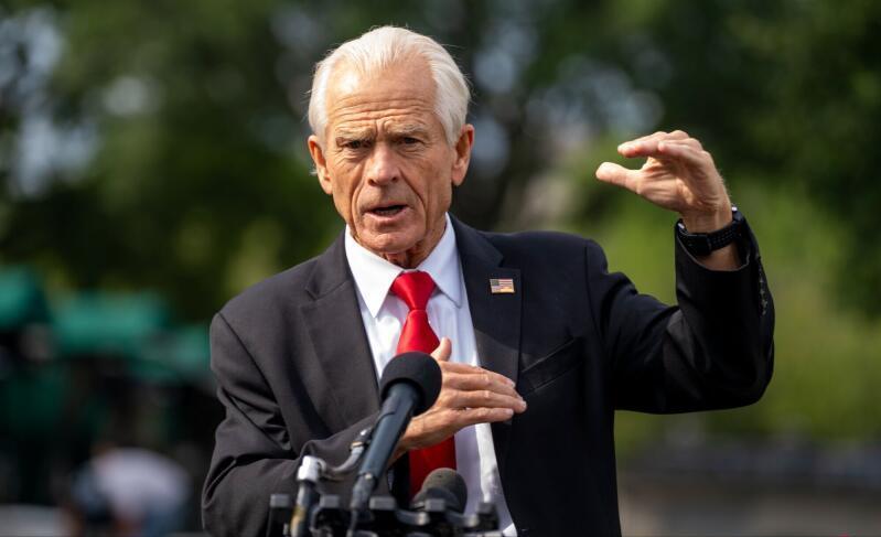 外媒报道，特朗普首席贸易顾问纳瓦罗在美媒节目中说道：“现在中国在欧洲、印度，在美