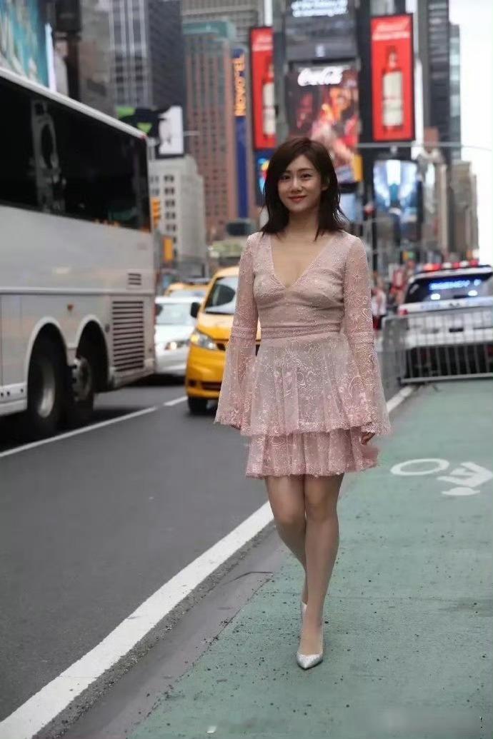 刘芸的脸要是换个身材那就完美了