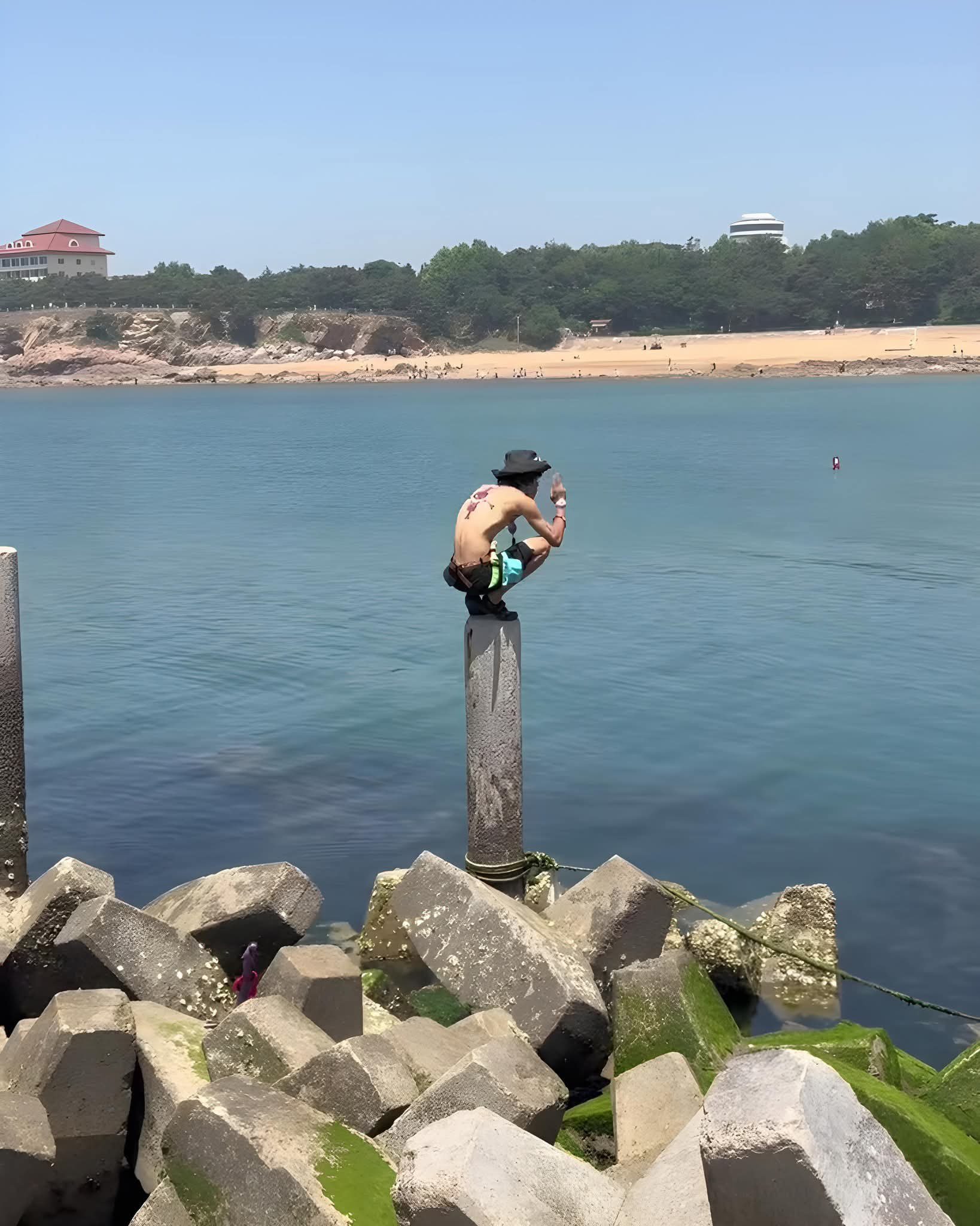 火到海外，这个背影太像🔥艾斯🔥了🙌🙌海贼王日本动漫c