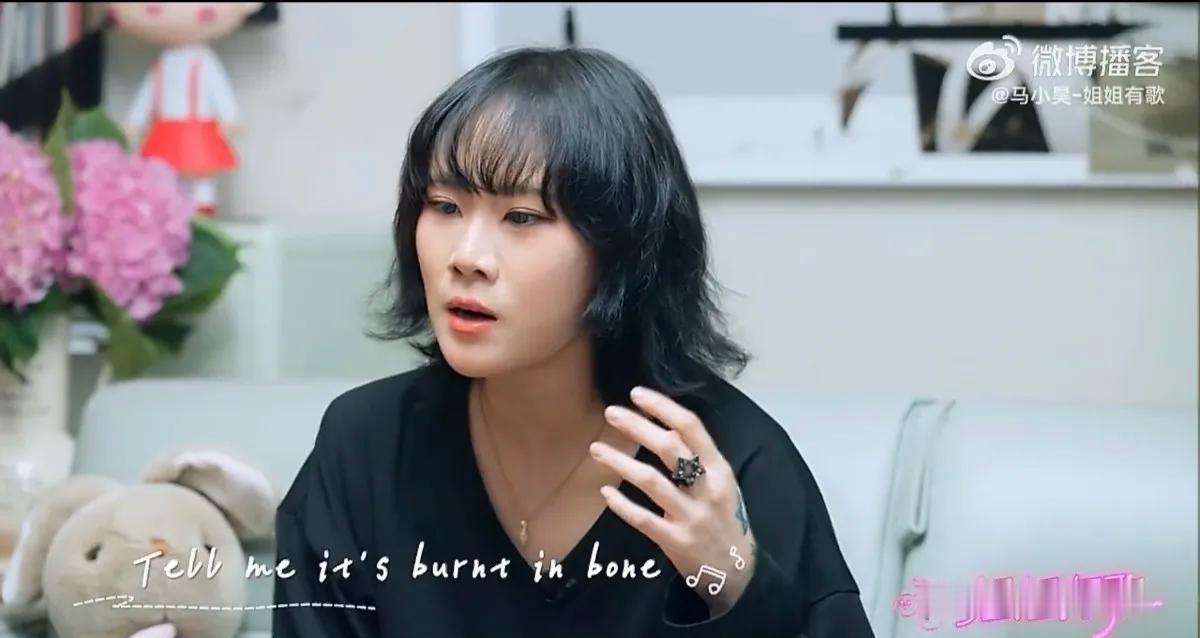 窦唯的女儿窦佳嫄，近期播客首次坦诚自述，自己年纪轻轻已三次进出ICU，每一次都是