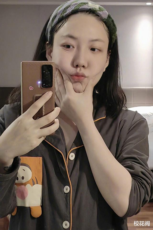 一个生日,娱乐圈里的人情冷暖,在31岁<em>吴莫愁</em>身上体现得淋漓尽致