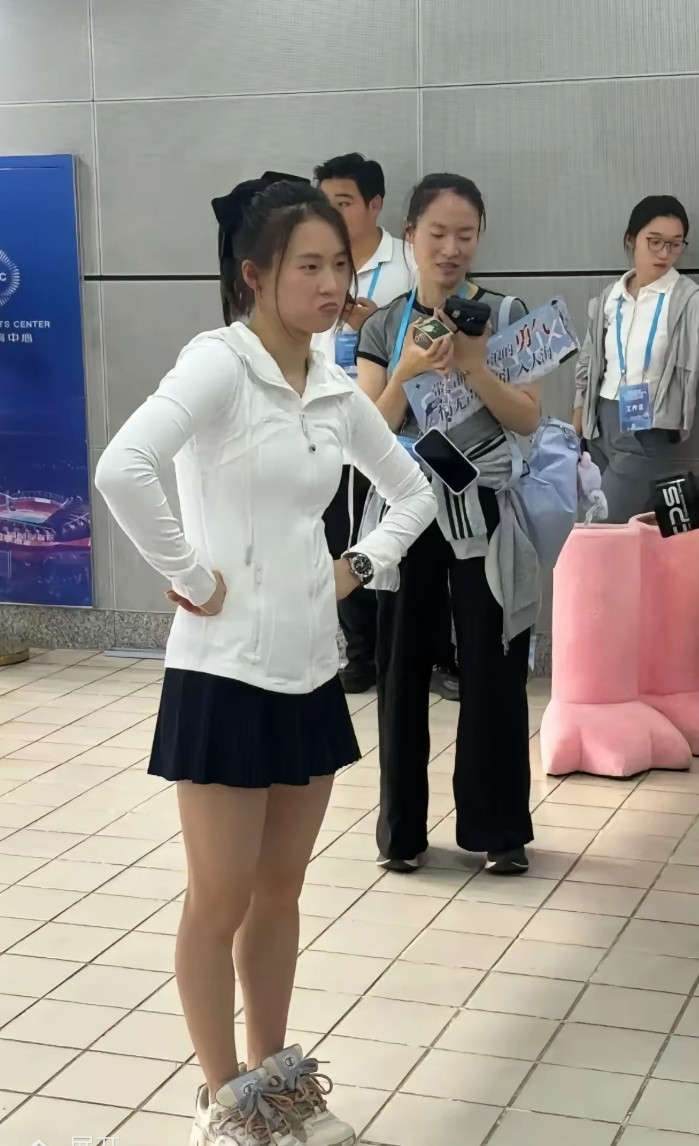 电视上看着一般般，真人巨漂亮。
