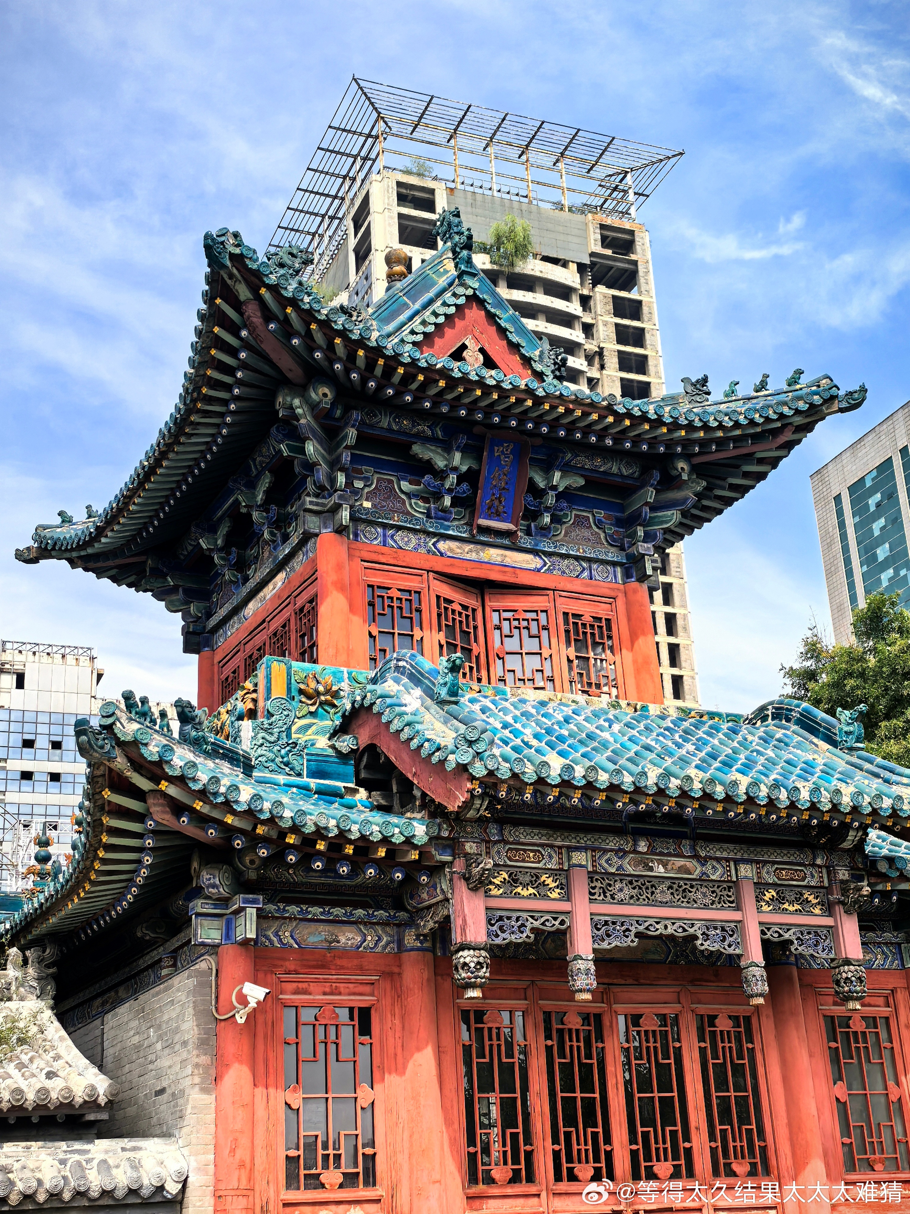 之前在南京路过唱经楼西街，因为不懂得唱经楼是个什么东西所以印象深刻，看到太原也有这个地名就跑去看了。