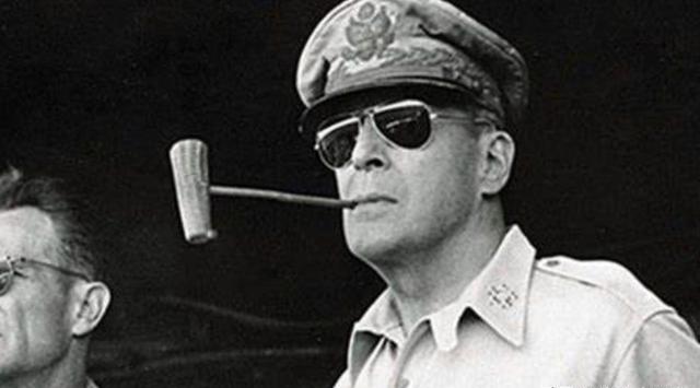 1953年，抗美援朝战争结束后，有人询问五星上将麦克阿瑟：“哪个中国人让你印象最