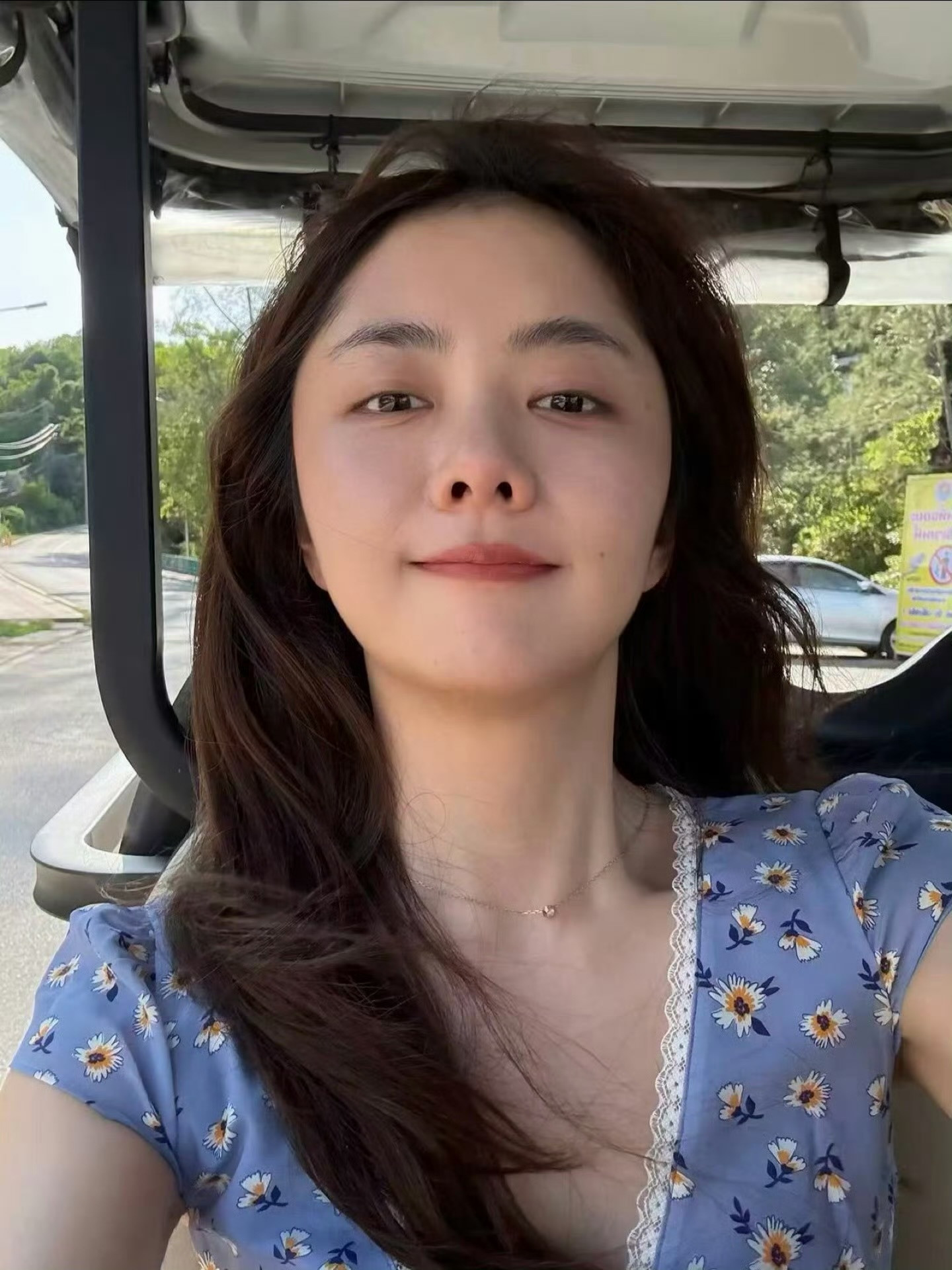 谭松韵谭松韵脸到底有多小谭松韵的脸小其实大家都知道了，但更难得的是这种状态能一直