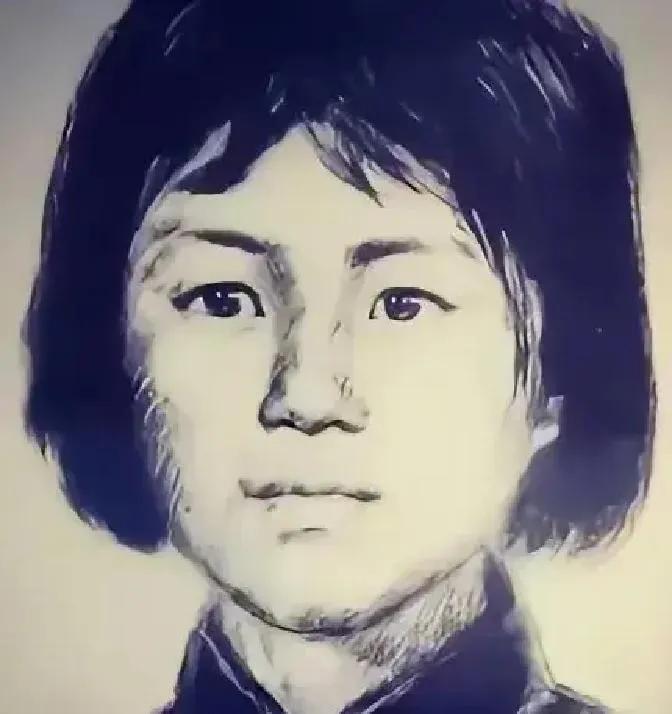 15岁少女被押往刑场，临刑前突然俯身抓了一把生黄豆塞进嘴里。在场围观的百姓和伪军