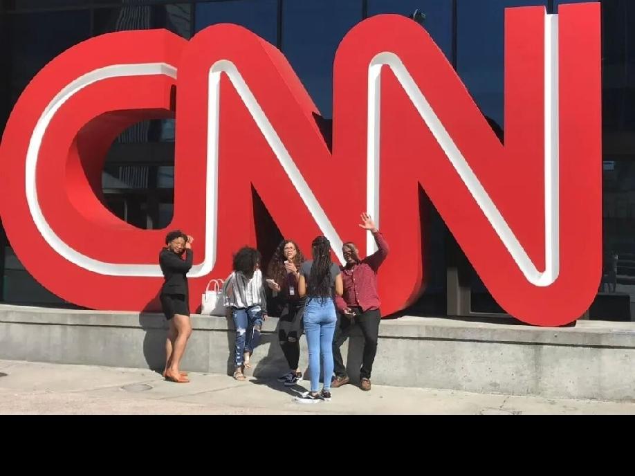 特朗普为啥与CNN如此的这般不对付？！特朗普与CNN（美国有线