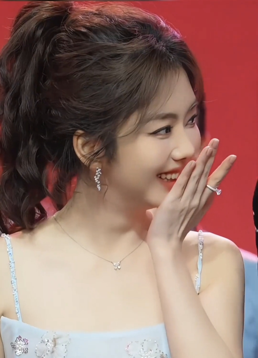 谭松韵真的很好看。这五官多美呀！原汁原味，看着都舒服。