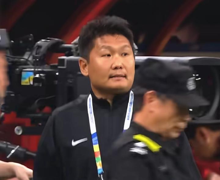 中超黑马，目前来看还是重庆铜梁龙刘建业略胜一筹，角色的转换应该是最成功的一位本土