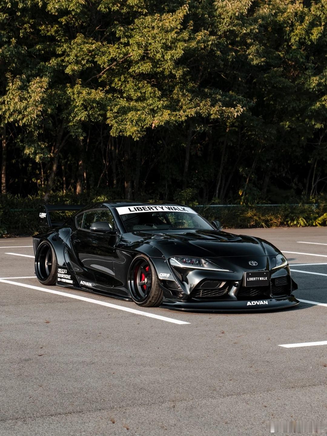 这车一看就是正经单位的传奇终章，致敬狂热！丰田“牛魔王”终极限量版发布，绝版收官