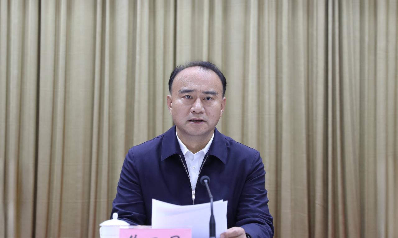 山东反腐再祭重拳，又一正厅级干部任上被查，且也是在周末通报。据山东省纪委监委消息