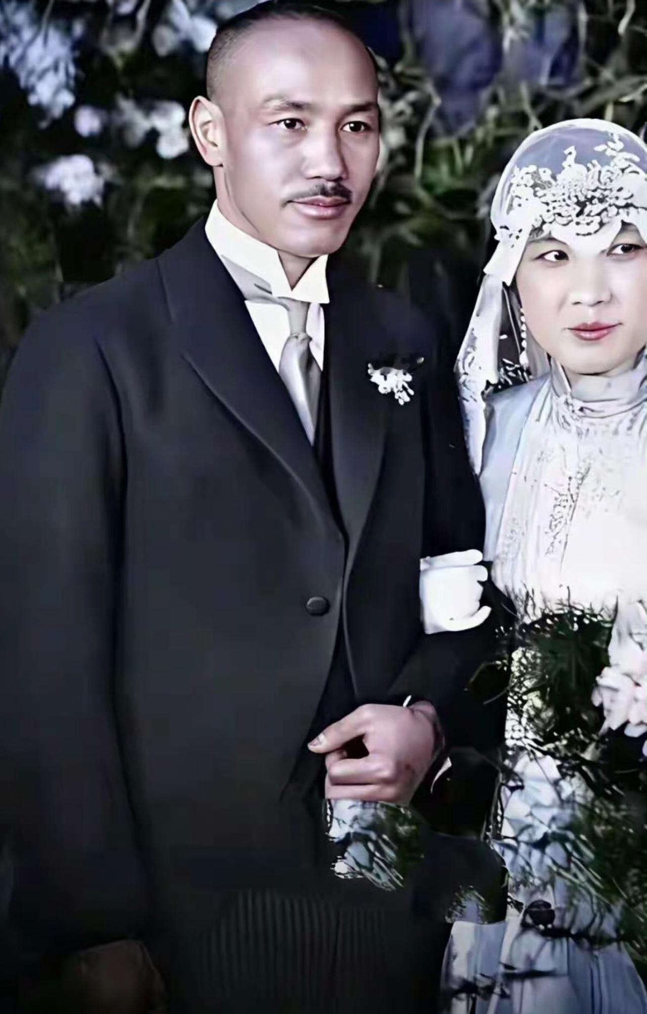 想想还真是不公平啊！蒋介石宋美龄这俩货，这辈子愣是一点苦没吃着，锦衣玉食，尽显奢