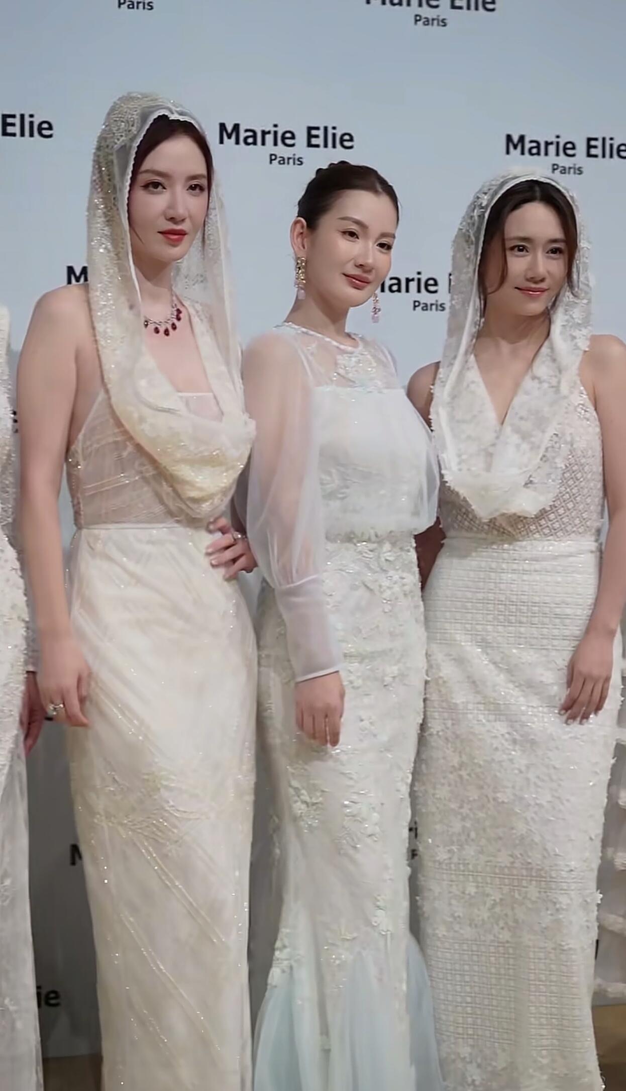 张萌，刘芸同框走秀，女神的撞衫