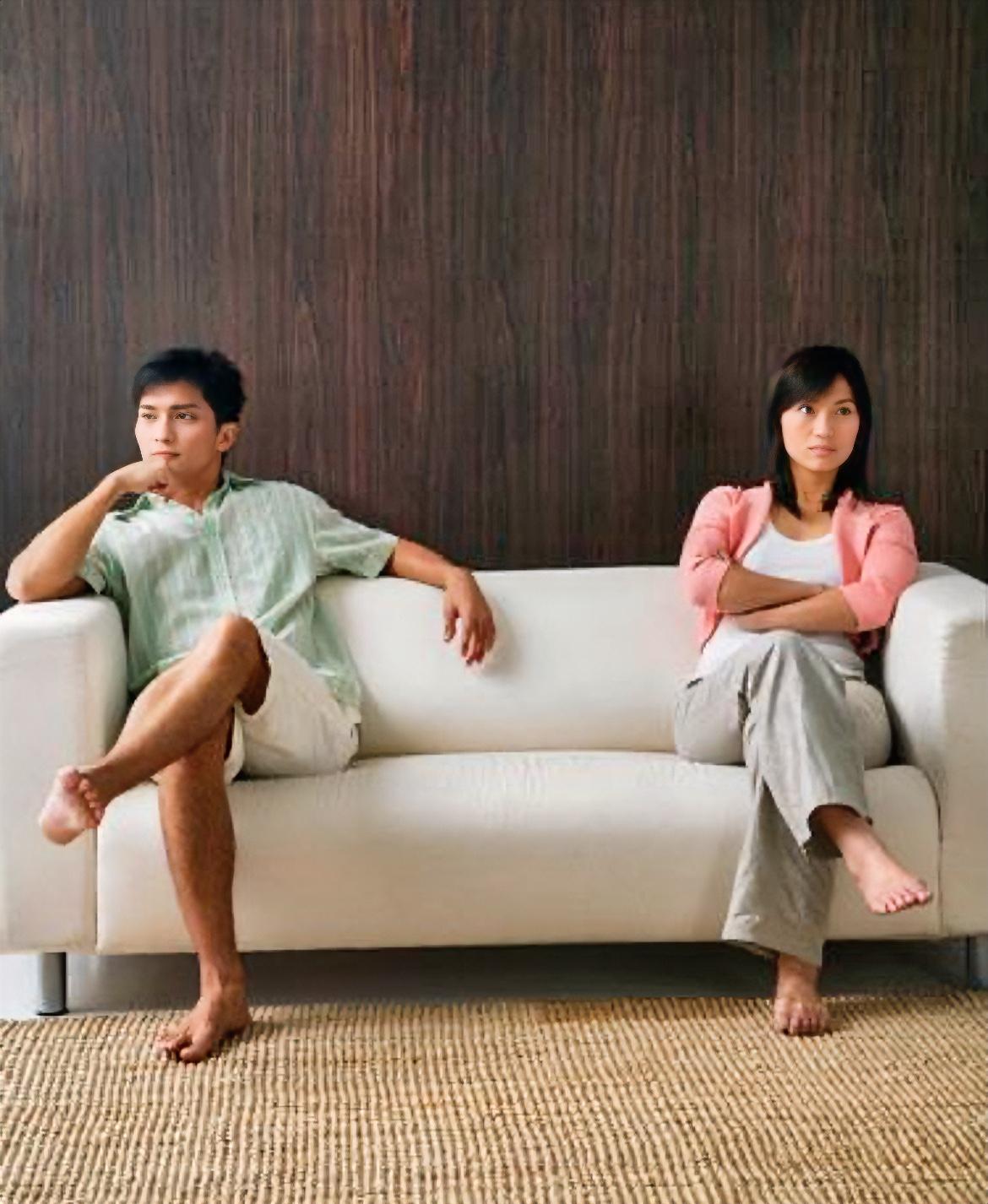 中年夫妻无话可说的真相。中年婚姻为什么越过越孤独了，甚至连沟通欲望都没了？许