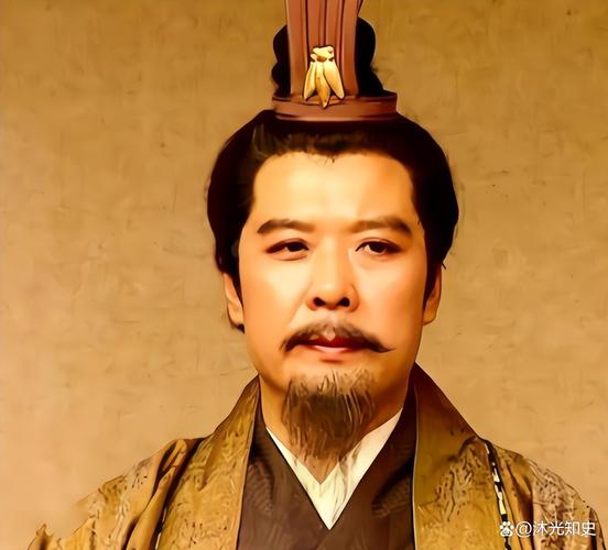 各位老铁，今天咱们聊个狠人——刘备。说起刘备，很多人第一反应就是：爱哭、假仁假义、动不动摔孩子。但你