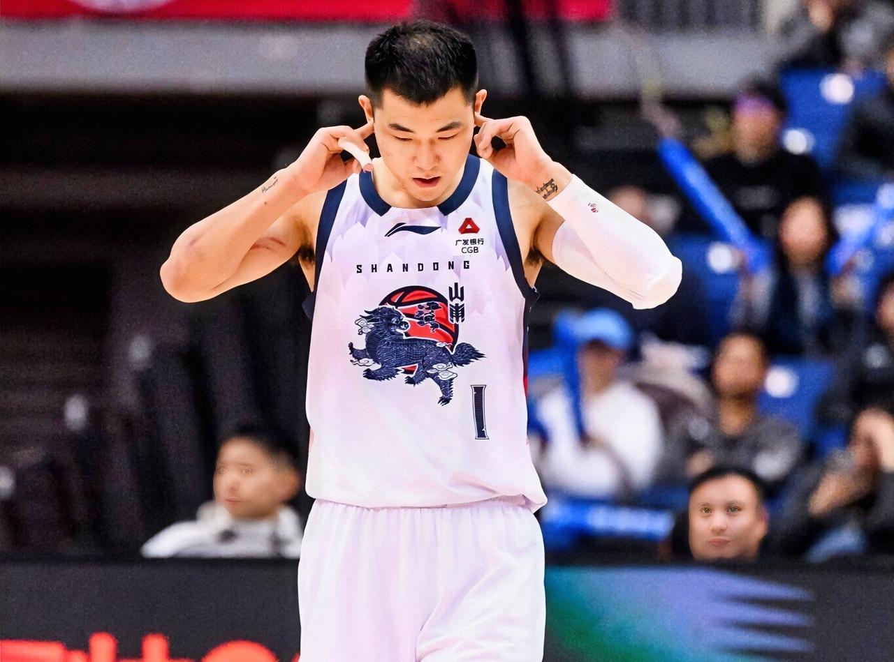 邱彪：小高，我这不在的两场比赛，你防守感觉回来了，甚至进攻都有啦？？？高诗岩：