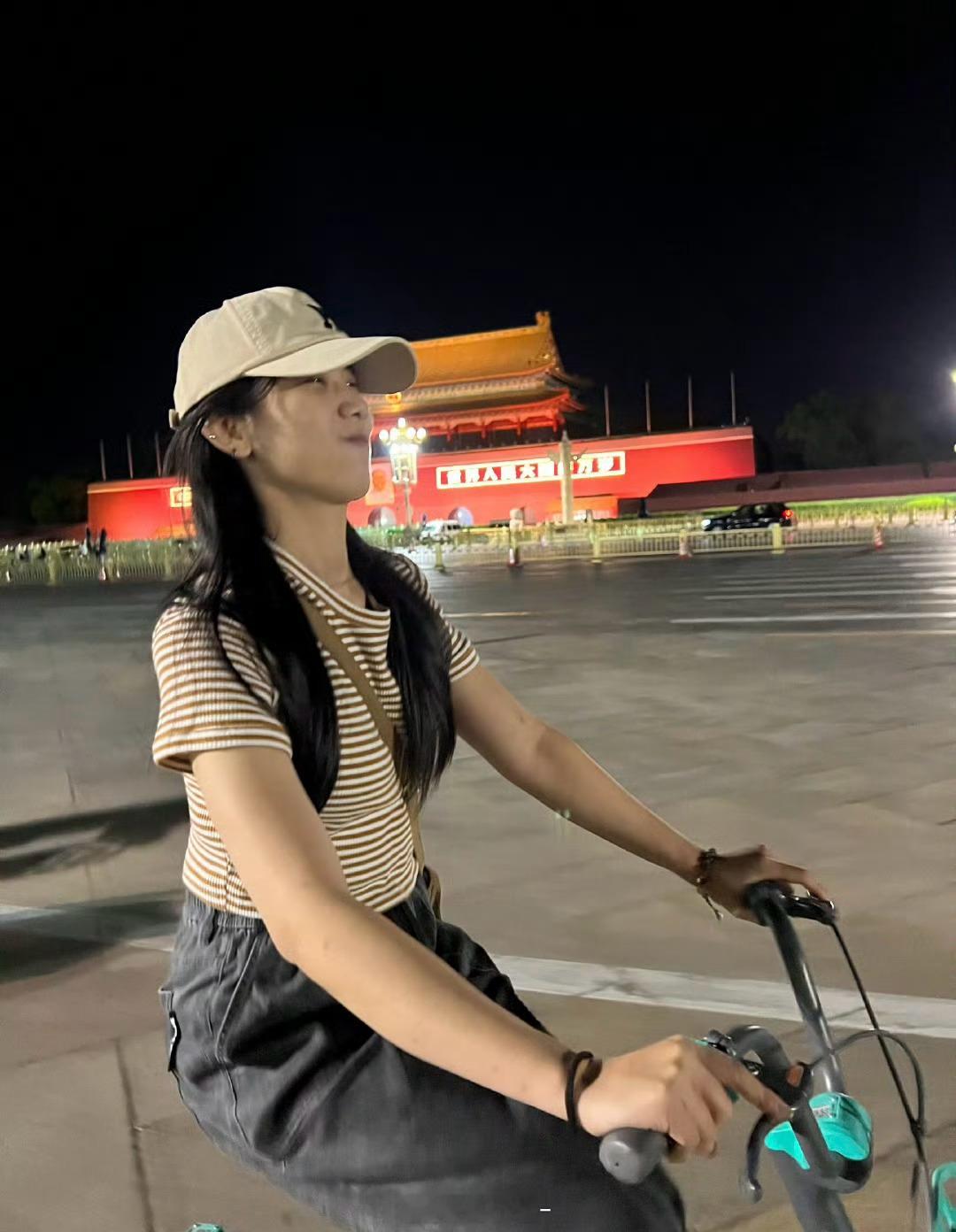 九三阅兵倒计时半个月过天安门就是要腰板挺得直直的！我决定我司9月3号集体放假在家