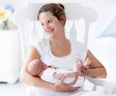 宝妈该怎样提高母乳质量, 让宝宝长得壮!