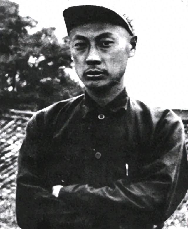 重庆解放前夜：特务供出潜伏女上司，档案揭秘隐蔽战线往事1949年11月，重