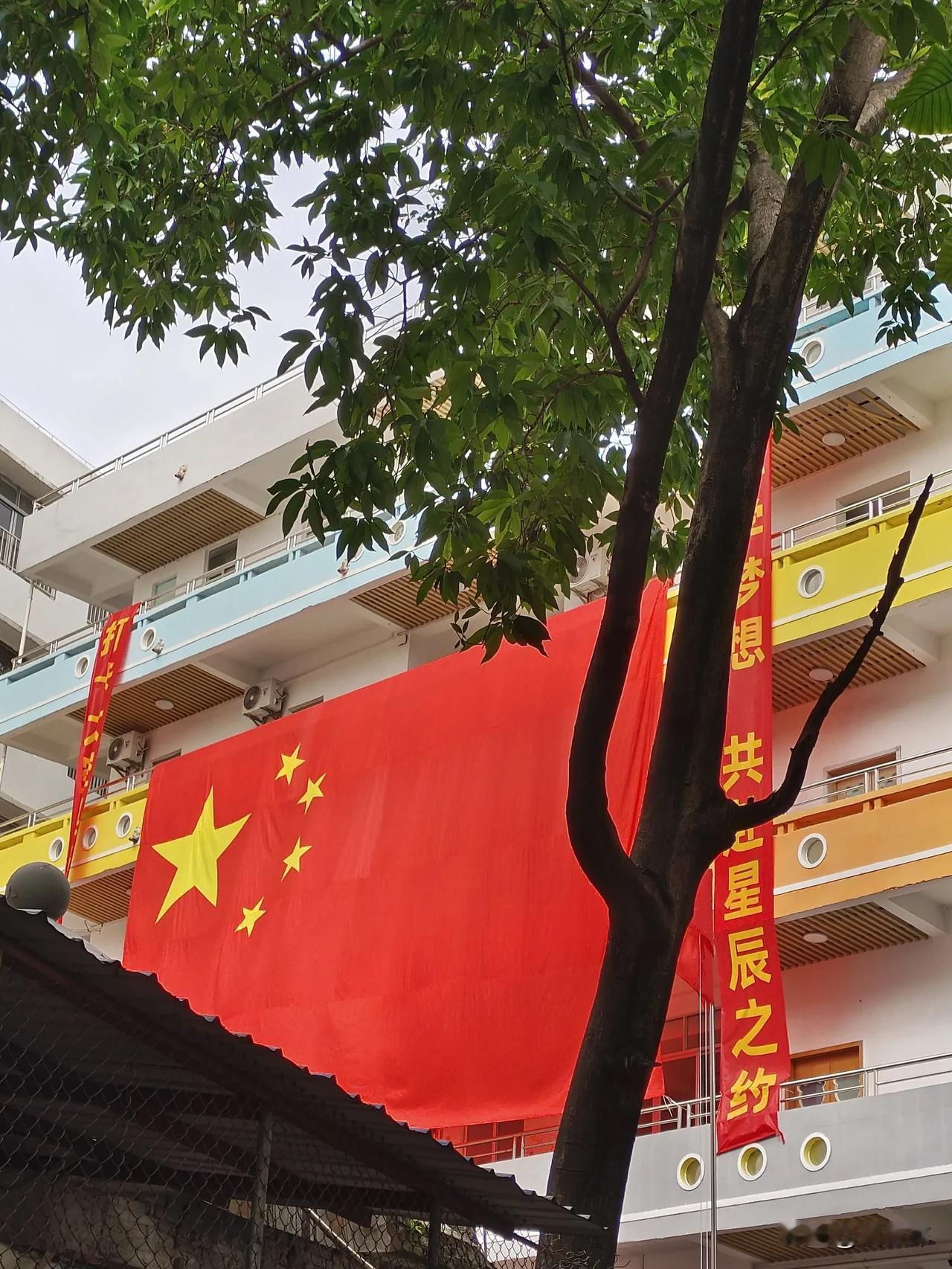 中日交恶甚至可能引发战争。  2026年亚运会在日本名古屋举办，还有不到一