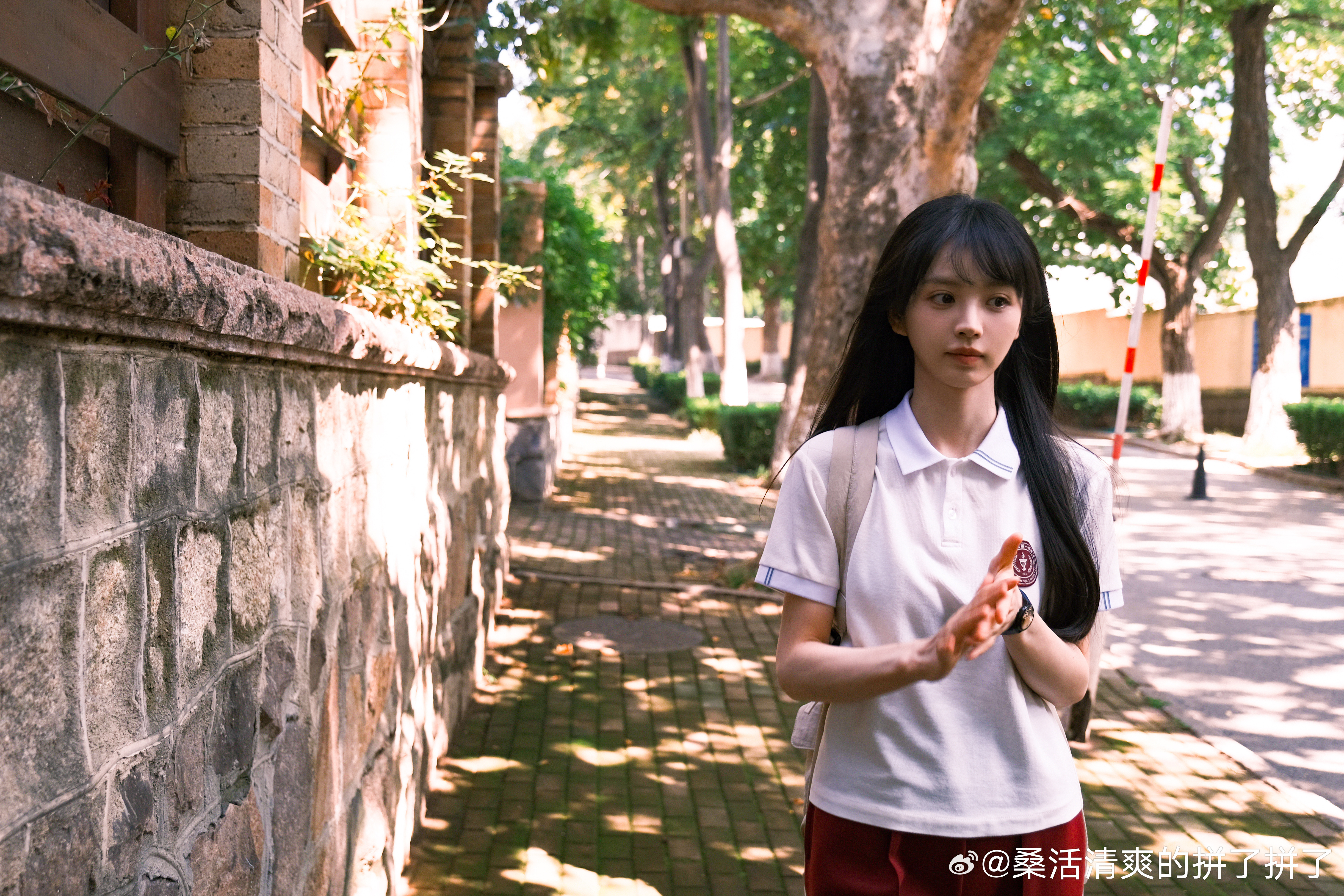 田曦薇怎么洗把脸就来演林知夏了每次看她的素颜图都会感慨颜值的不公平，轻轻松松洗脸