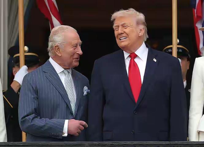 不愧是老江湖，特朗普在英国国王查尔斯三世面前，终究还是差了几分火候。查尔斯到访美