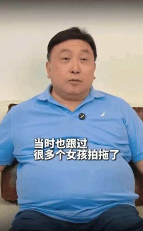 这次王晶惹上麻烦了近年来王晶在社交网上都很活跃，特别是最近他会经常爆料过去一