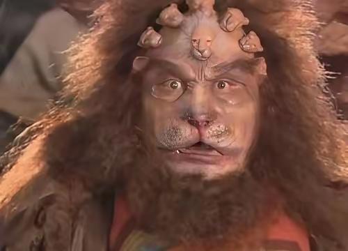 导演女儿亲手毁了孙悟空的毛。不是观众挑剔，是你记忆里的齐天大圣，真的“塌了”。