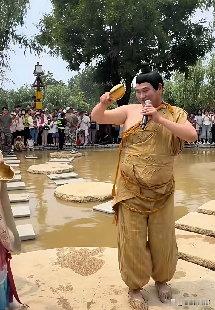 这一段时间，大衣哥朱之文很火，火的炙手可热！像极了《西游记》里的孙猴子，今天被这