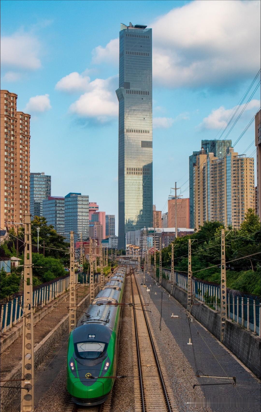 未来中国人口第一城——辽宁省大连市！（个人观点仅供参考）我预计届时大连人口将突