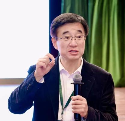 王辰卸任，吉训明接棒协和！这波能行？王辰卸任来的挺突然院务会刚刚散场