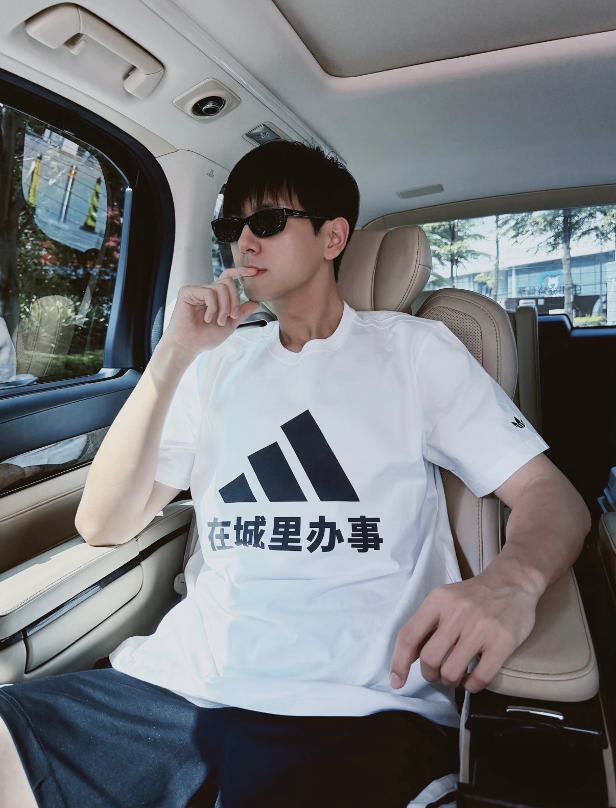 李现上官诚明lx李现长风起我喜欢你，像春去秋来，海棠花开李现
