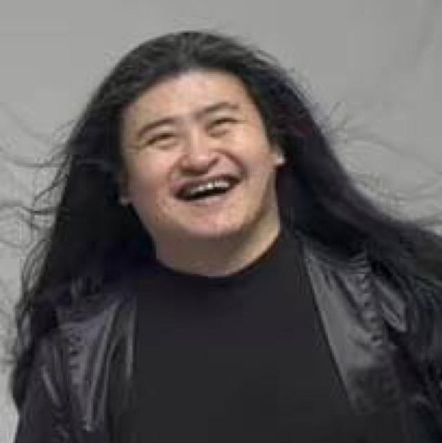 自从听到刘欢去世的消息，多少天了，依旧无法接受。之前对他了解不多，现在每天都在听他的歌，看他早年的访