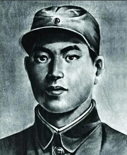 1944年，八路军侦察员曹世范完成侦察任务后，到一个村长家去借宿，村长好吃好喝招
