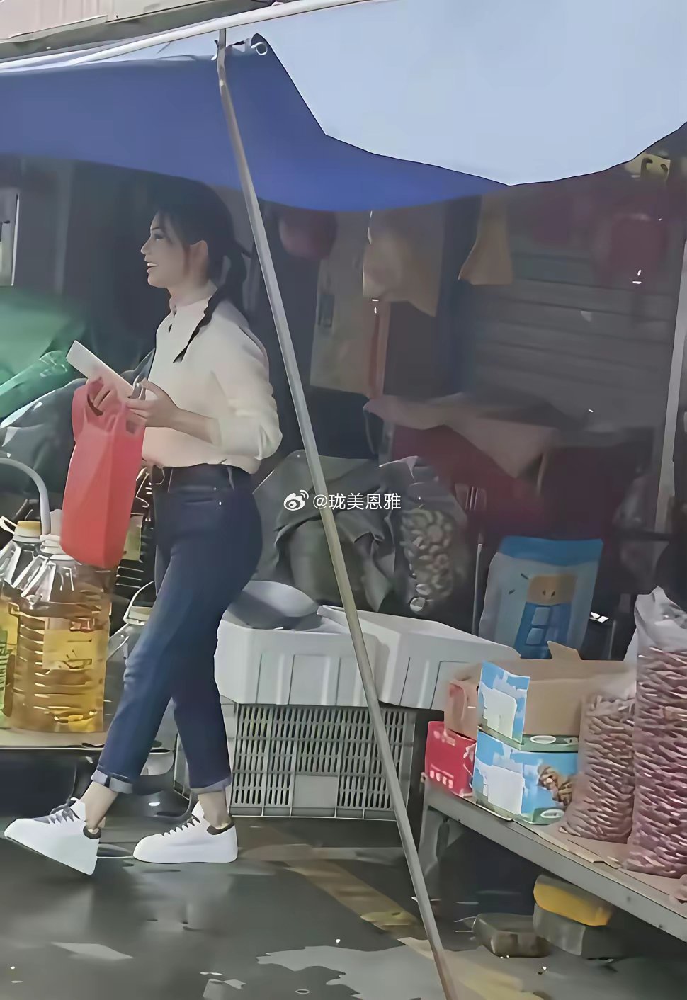 路人视角下的刘涛，这才是正常的腿型吧！​​​​
