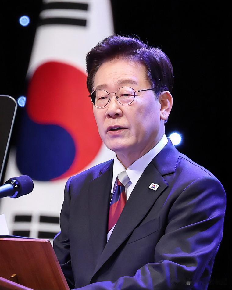 彻底怒了！泽连斯基违反协议惹怒韩国。乌克兰总统泽连斯基在联合国大会发表讲话披露已