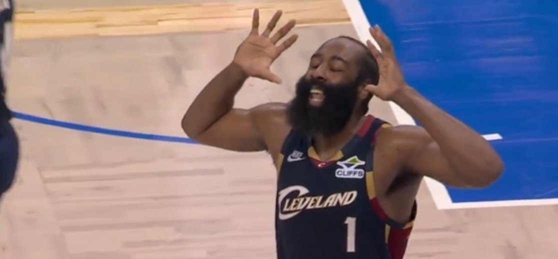 哈登（36岁198天）单场得到至少30分5篮板5助攻，骑士队史最老。克利夫兰骑士