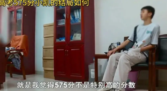 长沙长郡中学家长犯了两个致命错误。一是不够狠心，未能让孩子自小就学会敬畏父母