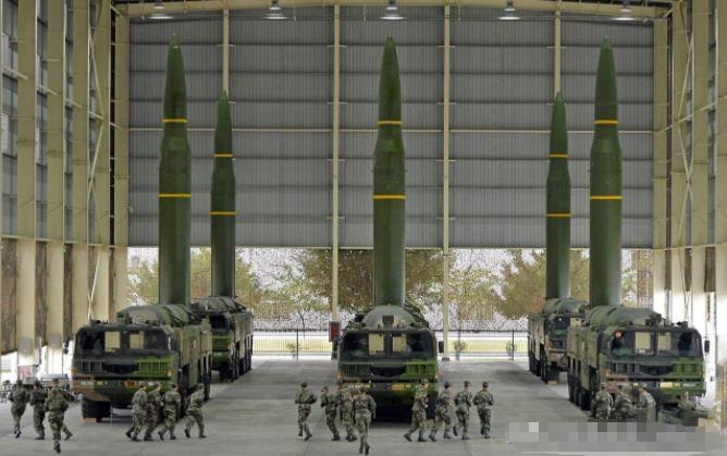 日本狭长国土成战争死穴！解放军饱和打击可瞬间将其变炼狱