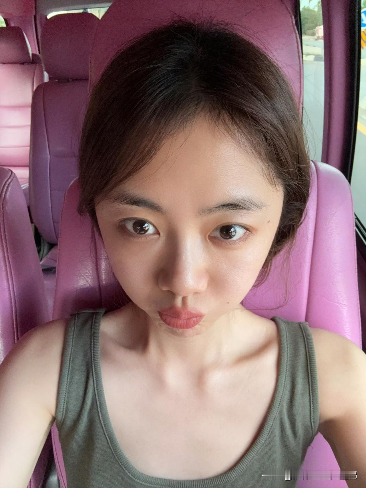 没滤镜没浓妆，谭松韵这组出游照，吊打太多精修女星如今娱乐圈明星晒出的日常照，