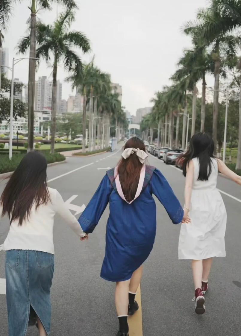 美国吊销中国学生签证，带来的连锁反应挺强的，这些想出国留学的，没有几个想在国内待